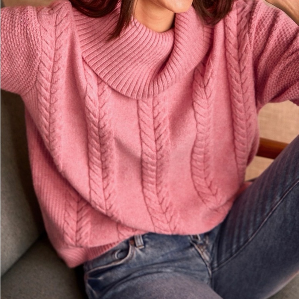 Cabi Blush Turtle Neck - Picture 2 of 5